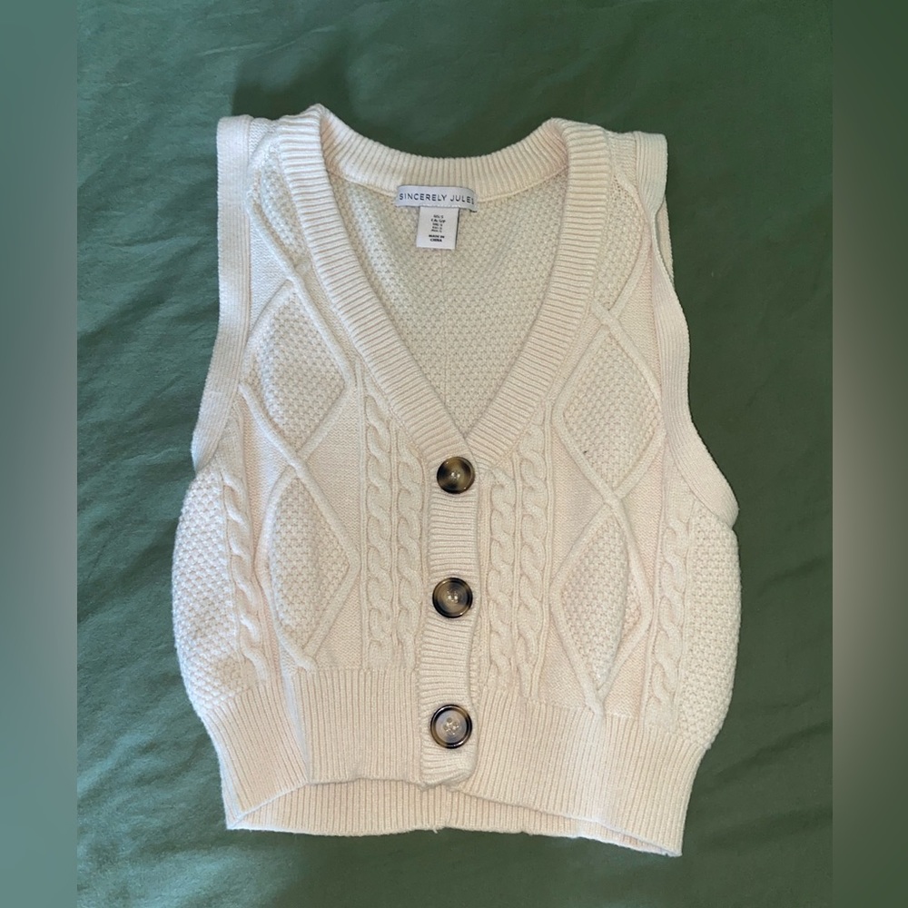 90’s sweater vest